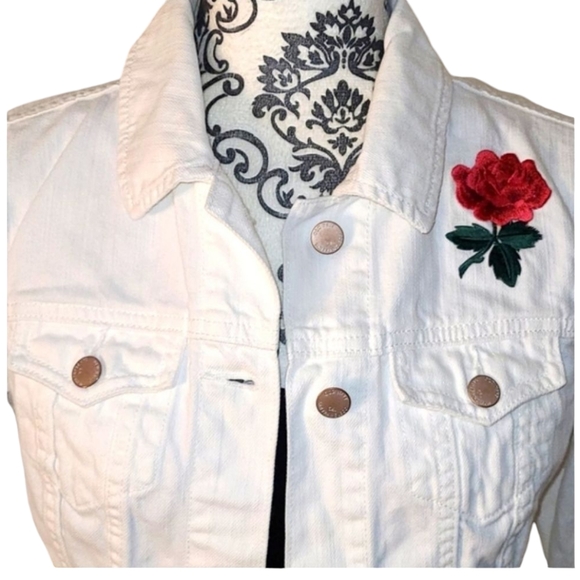 Old Navy - White Jean Jacket - Custom Rose 🌹 Patch and Angel Wings - Picture 3 of 5